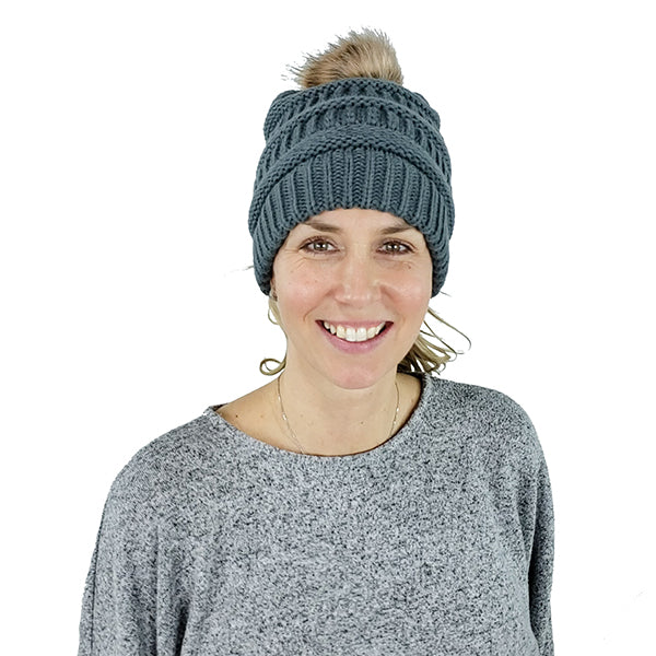 Pompon-Pferdeschwanz-Mütze, -35% + Versandkostenfrei