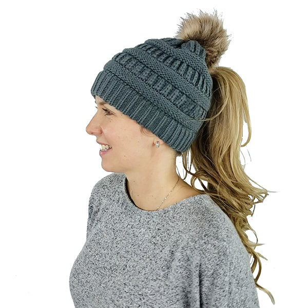 Pompon-Pferdeschwanz-Mütze, -35% + Versandkostenfrei
