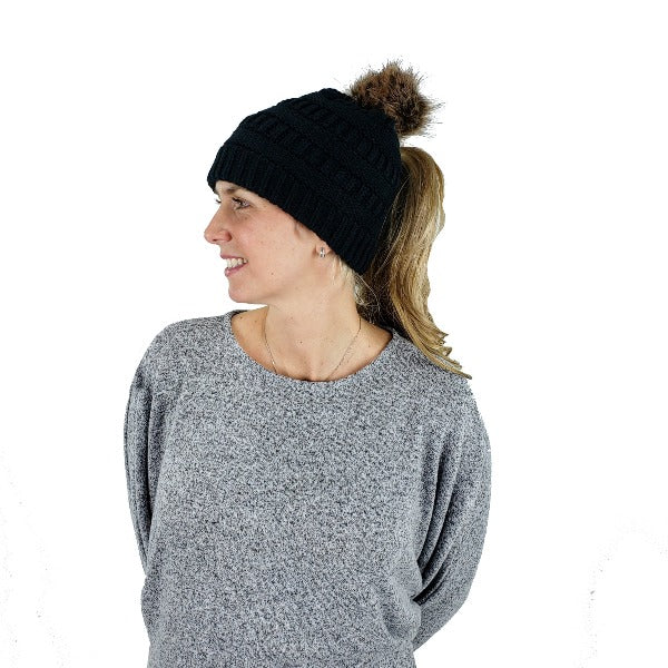 Pompon-Pferdeschwanz-Mütze, -35% + Versandkostenfrei