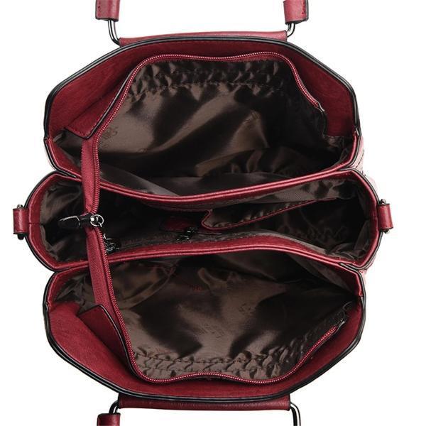 Red purse with lots of pockets