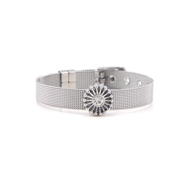 Glamorous mesh bracelet with a fancy style flower charm